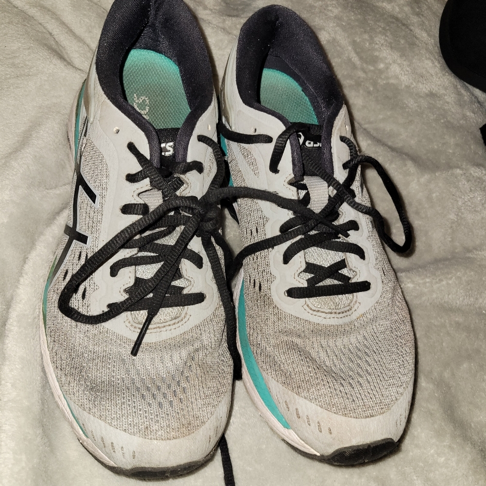 Running shoes